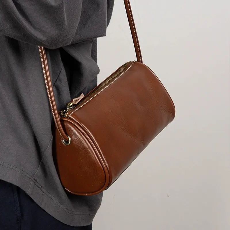 Eilo Sling Pouch Bag