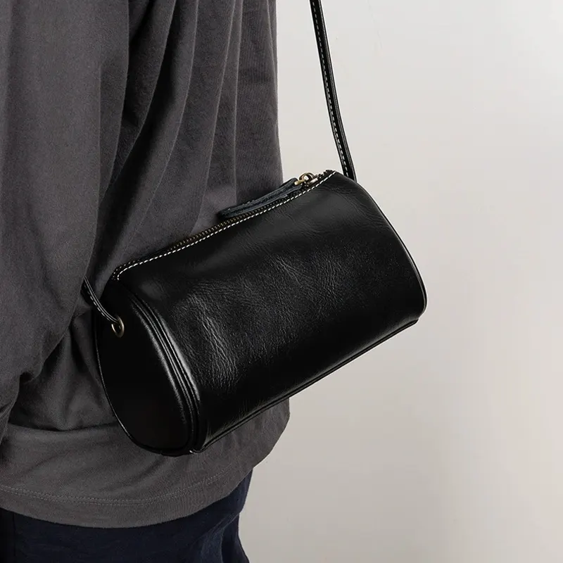 Eilo Sling Pouch Bag