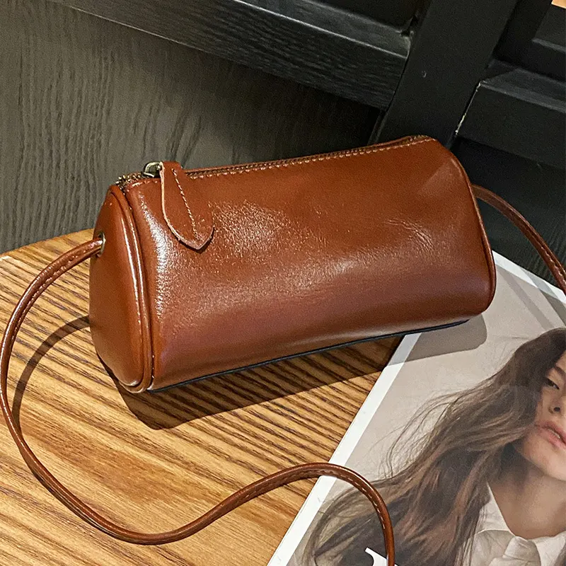 Eilo Sling Pouch Bag