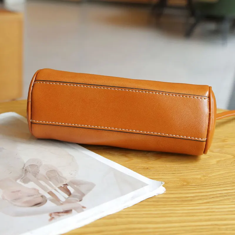 Eilo Sling Pouch Bag
